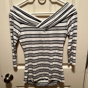 Stripped v-neck top!